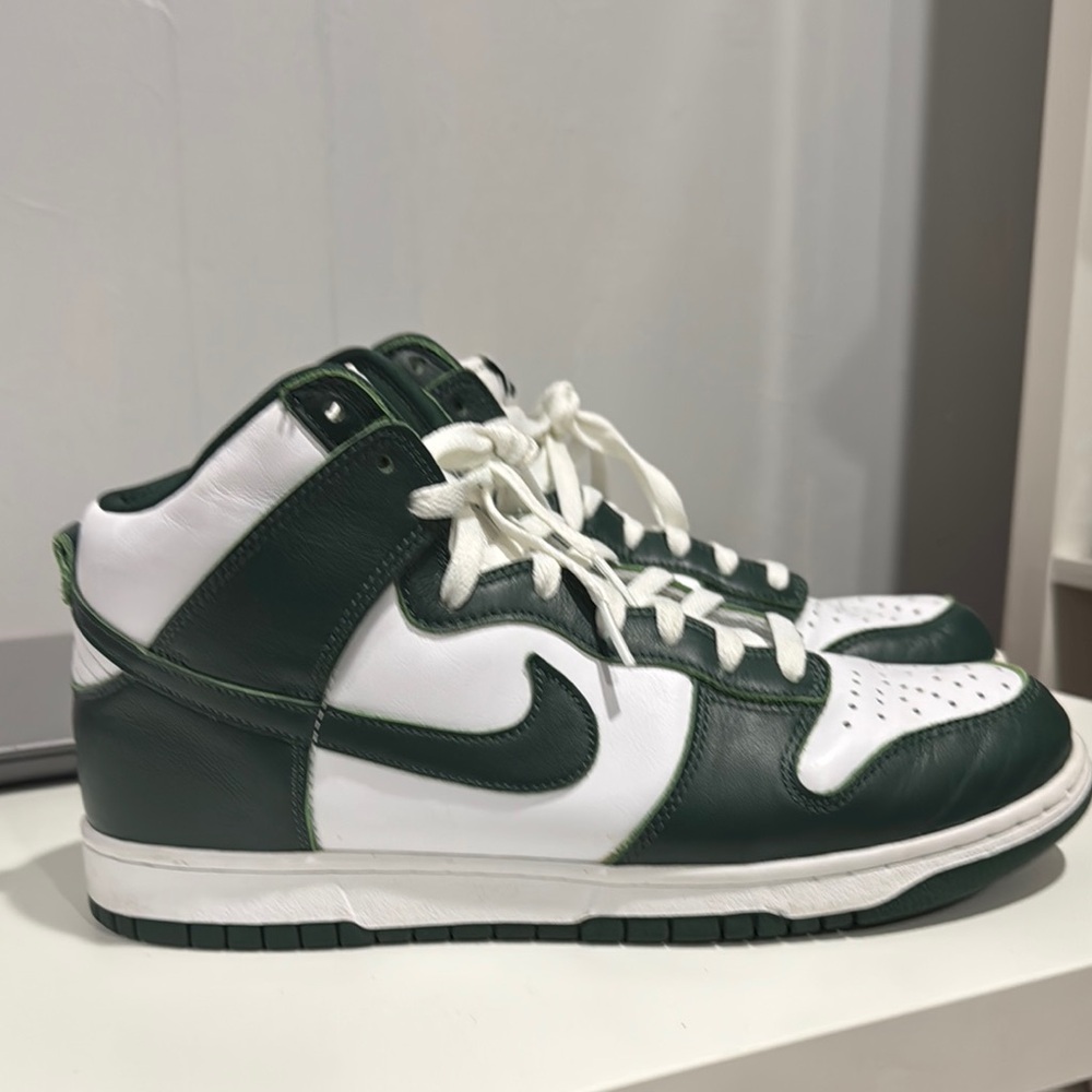 Nike Dunk High “Spartan Green”